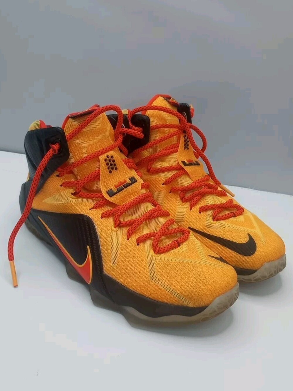 Nike LeBron CLE 2015 Size 9 XII 12 "Witness" Laser Orange Crimson Cleveland